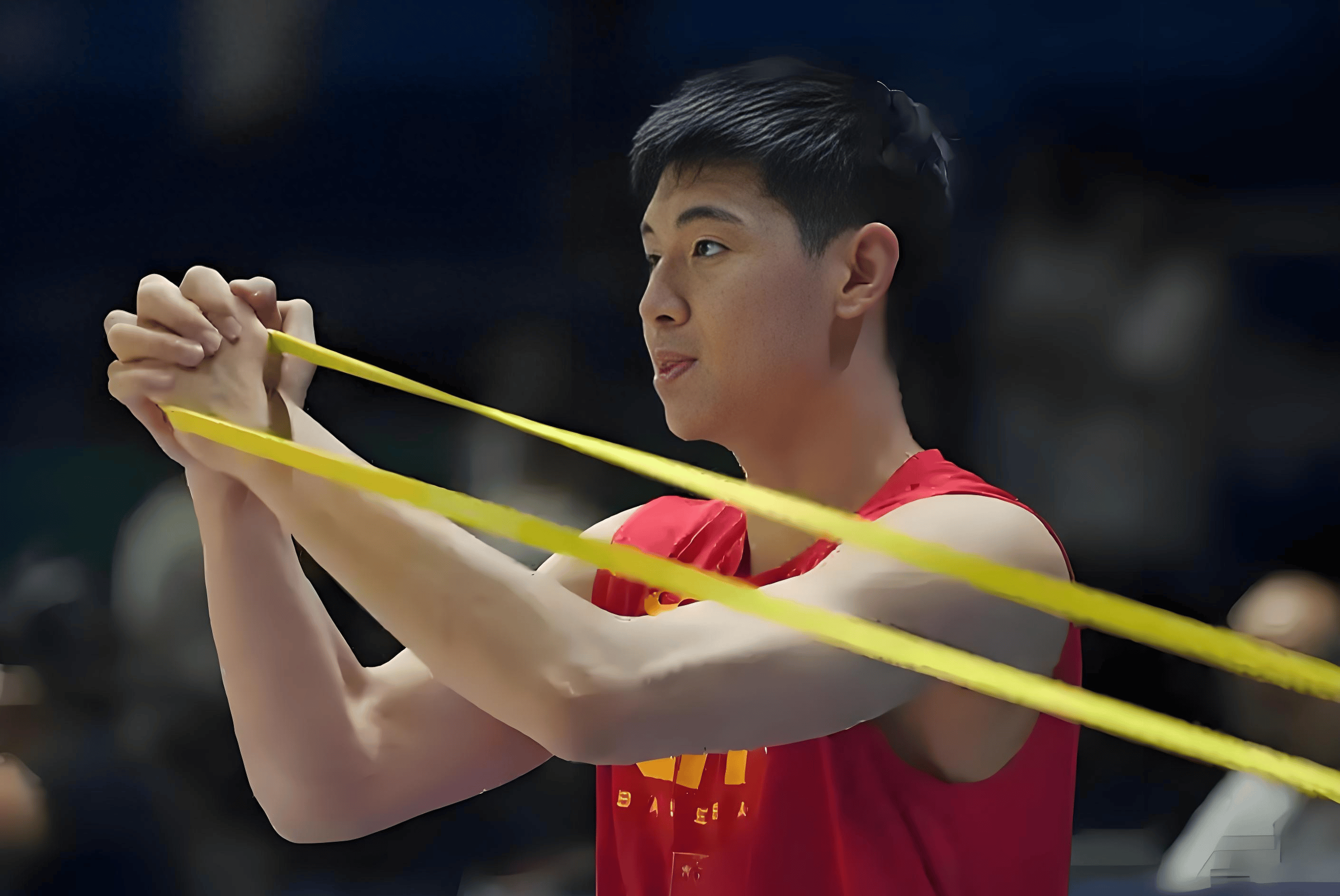 广东宏远迎荷甲关键赛，冲刺阶段外线爆发，话题不断，年轻球员得到机会的简单介绍