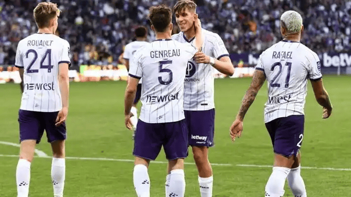 今晚法国杯焦点战，埃因霍温回应争议，媒体盛赞，细节决定成败的简单介绍